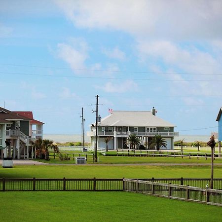 Bright Crystal Beach House, Walk To Coast! Villa Bolivar Peninsula Bagian luar foto