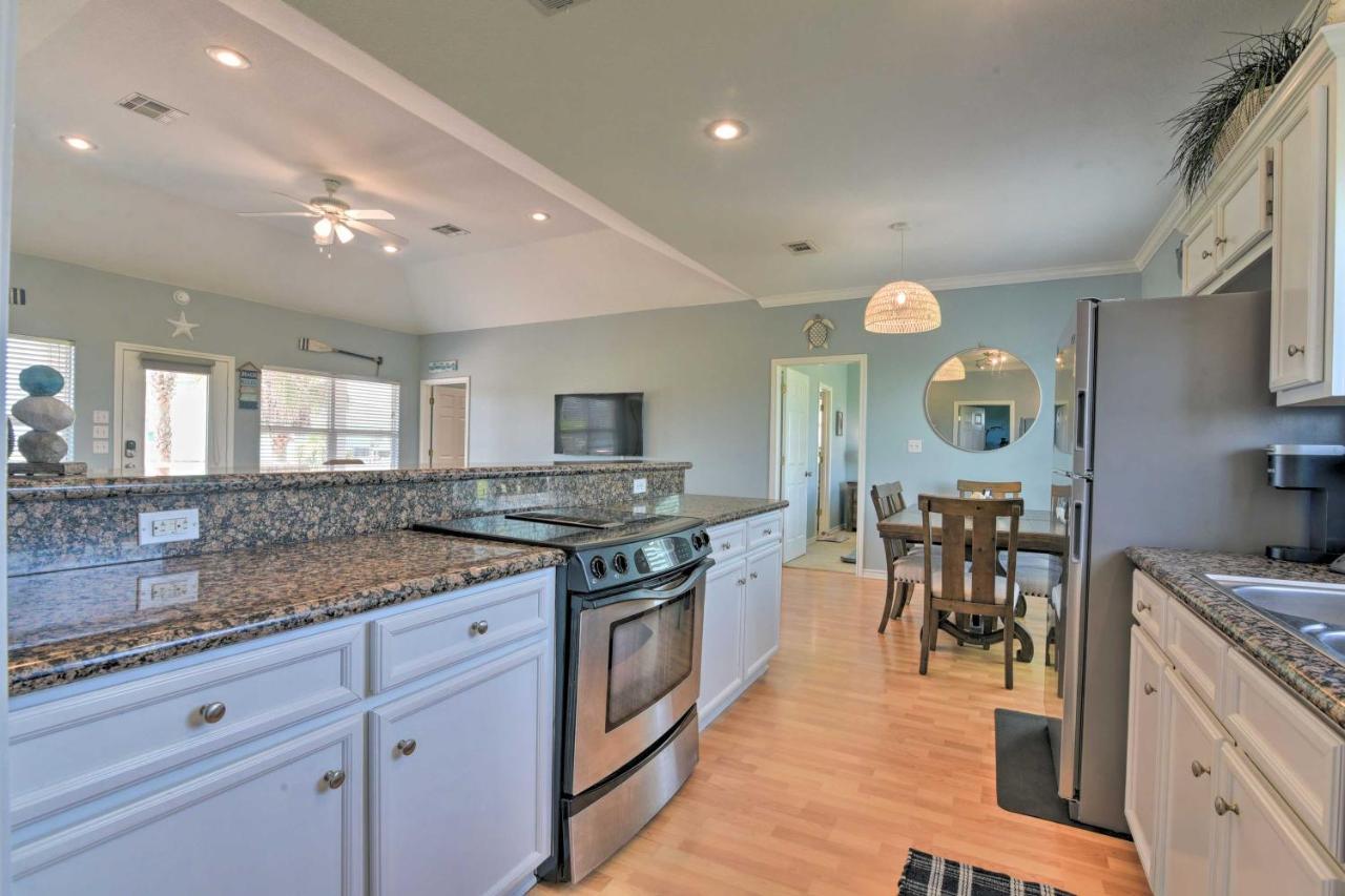 Bright Crystal Beach House, Walk To Coast! Villa Bolivar Peninsula Bagian luar foto