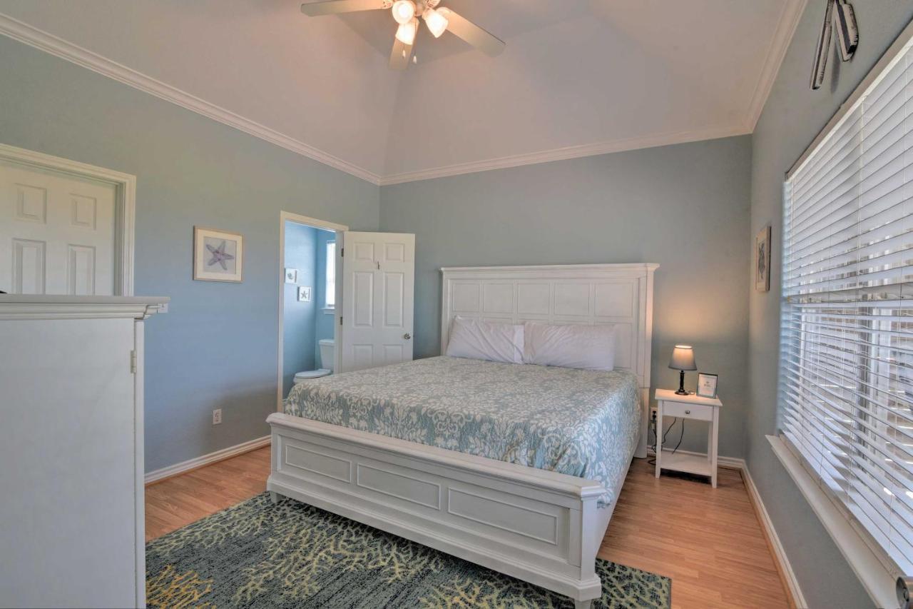Bright Crystal Beach House, Walk To Coast! Villa Bolivar Peninsula Bagian luar foto