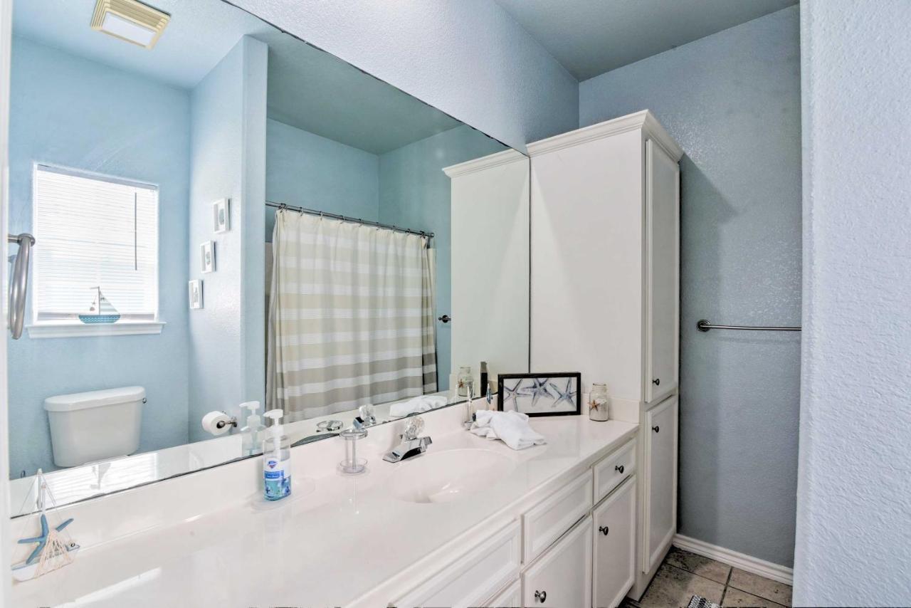 Bright Crystal Beach House, Walk To Coast! Villa Bolivar Peninsula Bagian luar foto