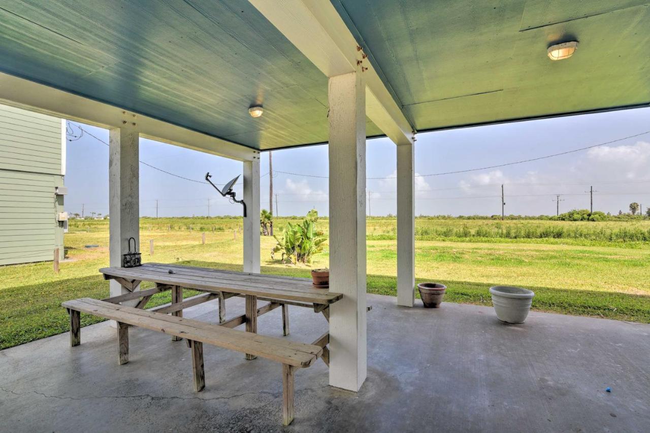 Bright Crystal Beach House, Walk To Coast! Villa Bolivar Peninsula Bagian luar foto